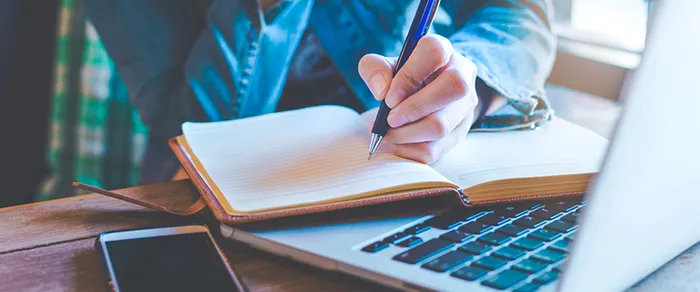 10 Businesses with Insane Copywriting Examples on Social Media that You Need to Add to Your Swipe File